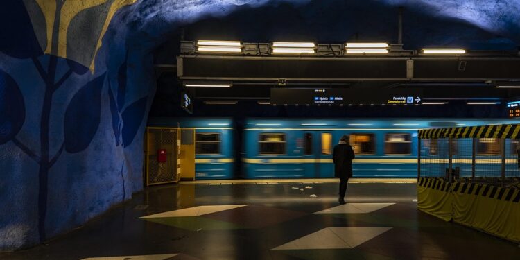 How Mobility and Infrastructure Investments Influence Sovereign Power and Control