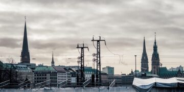 Market Structure, Incentives, and Mobility: Dissecting the Infrastructure Landscape