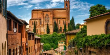 Top 10 Best Places to Live in Italy for Luxury Buyers