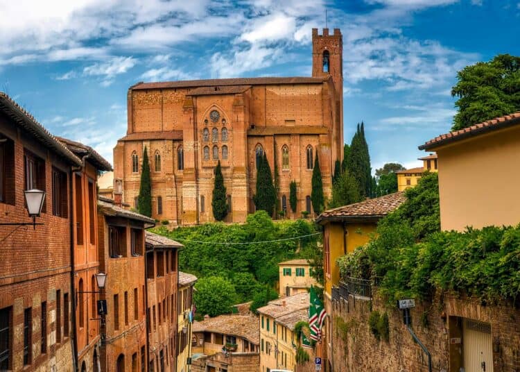 Top 10 Best Places to Live in Italy for Luxury Buyers