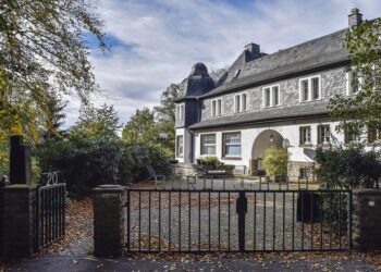 Why Luxury Property Market Trends Worldwide are Changing Faster Than Most People Realise